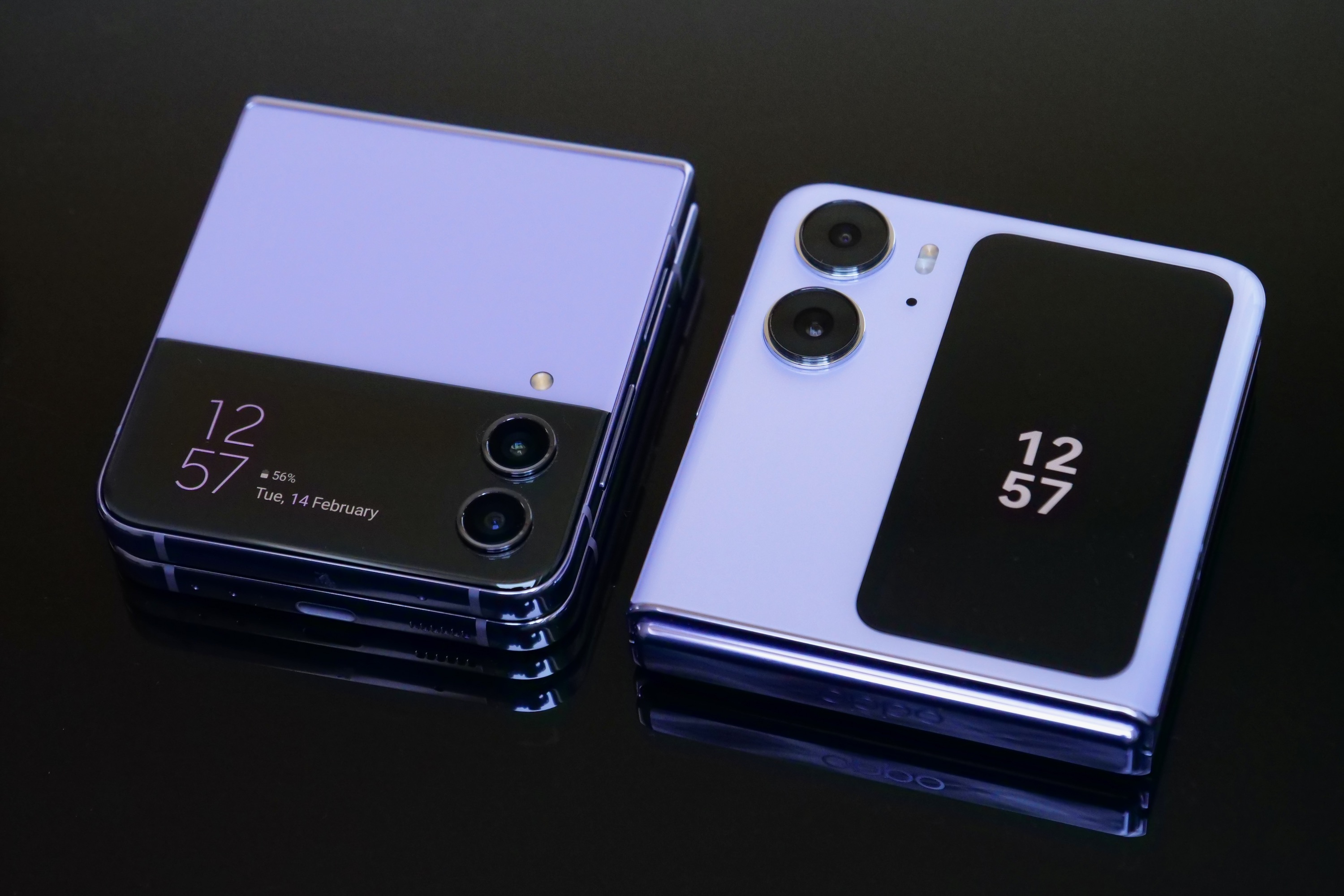 The closed Oppo Find N2 Flip alongside the closed Samsung Galaxy Z Flip 4.