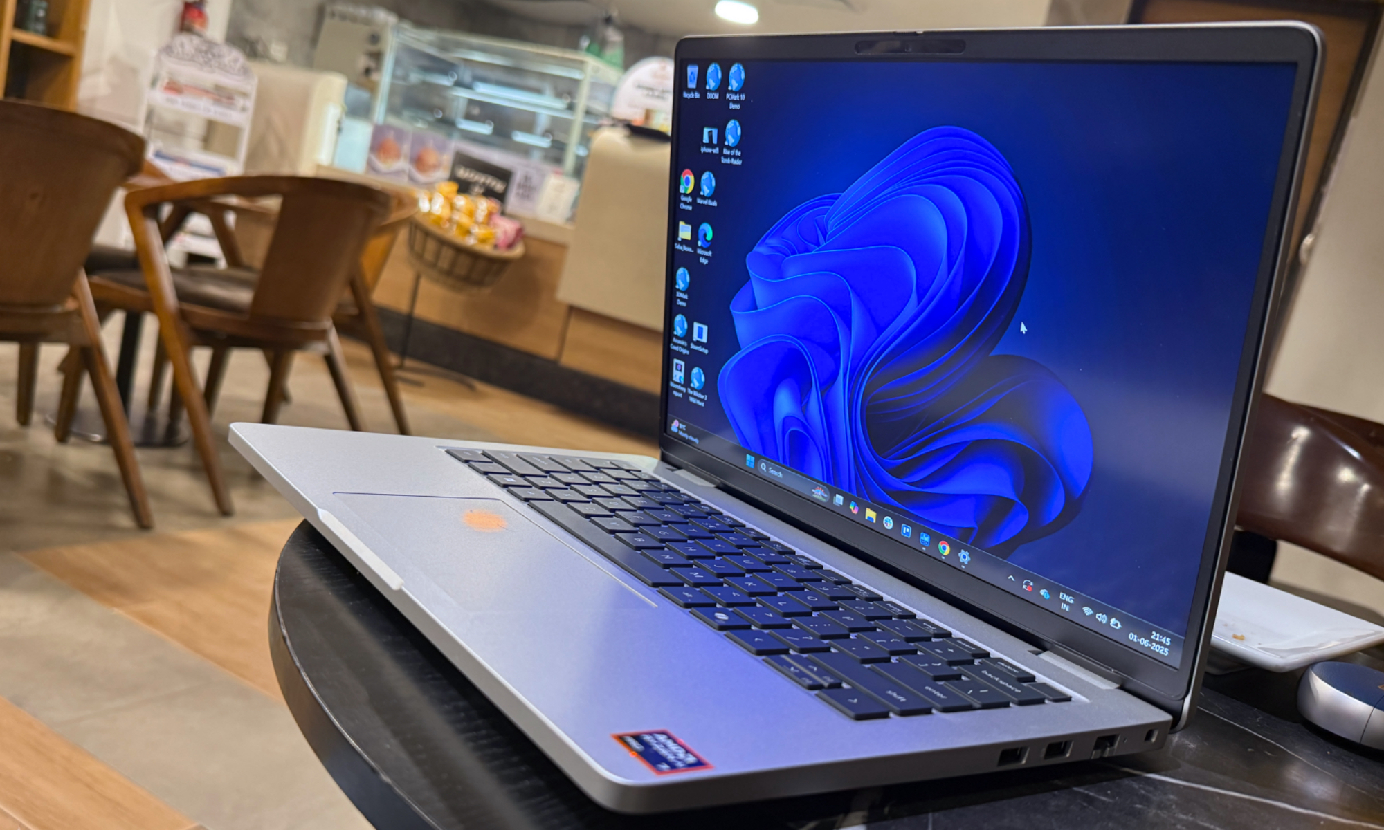 Sid working view of the Dell Pro 14 laptop.